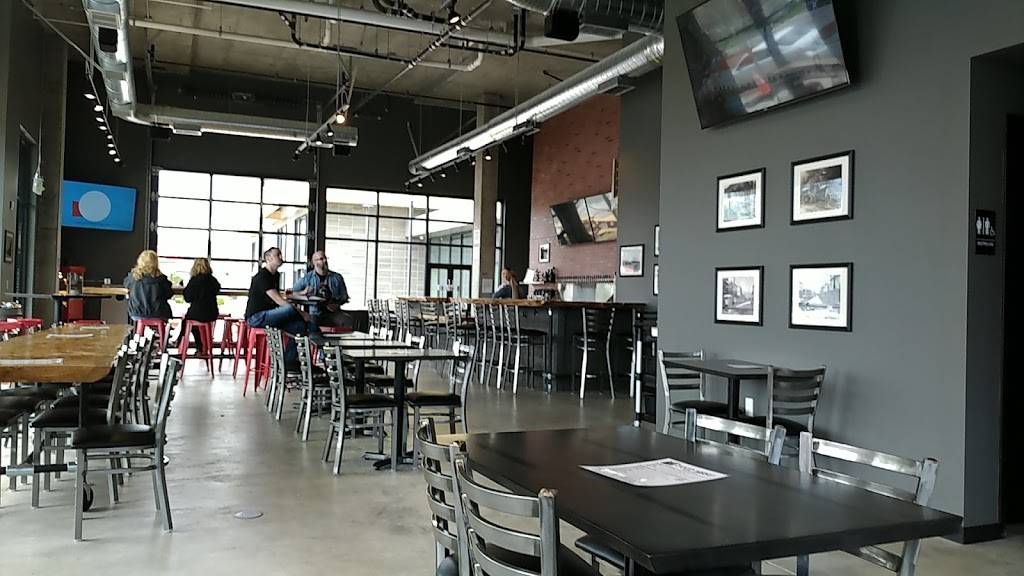 The Growler Garage | restaurant | 1837 Pacific Ave Suite 133, Forest Grove, OR 97116, USA | 5033725648 OR +1 503-372-5648