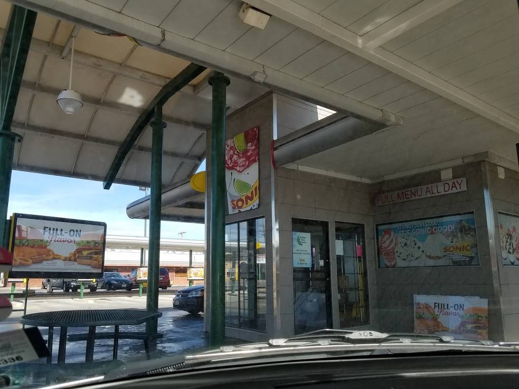 Sonic Drive-In | restaurant | 1630 N Glenstone Ave, Springfield, MO 65803, USA | 4178654999 OR +1 417-865-4999