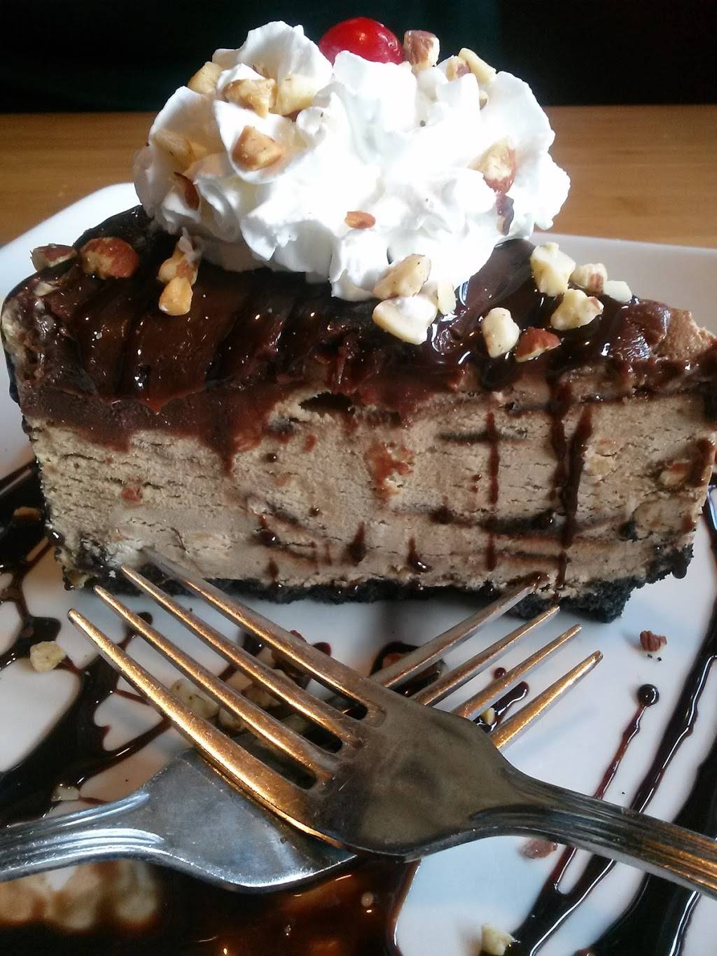 Islands Restaurant Chino | restaurant | 3962 Grand Ave, Chino, CA 91710, USA | 9095916056 OR +1 909-591-6056