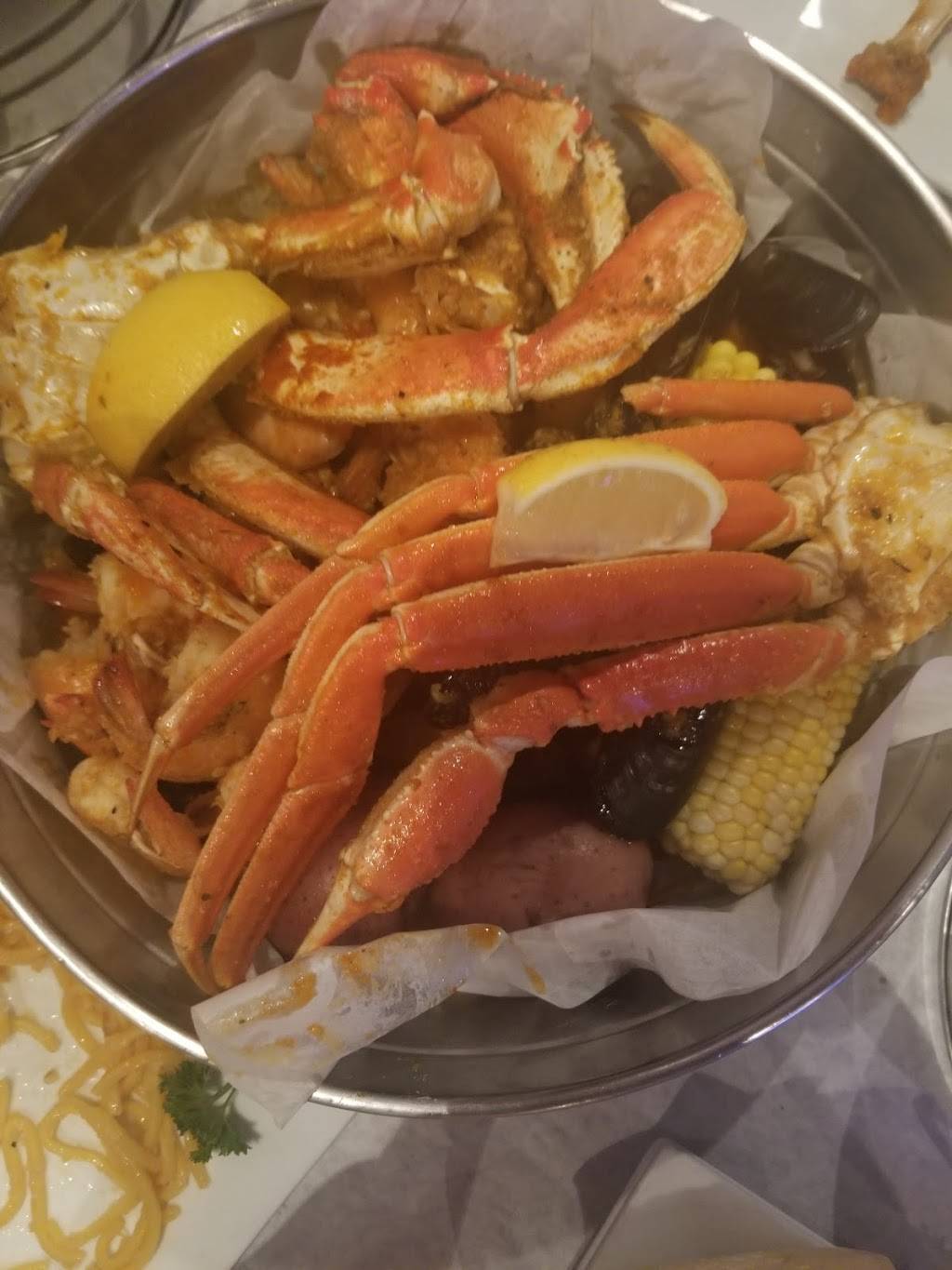 The Boiling House | restaurant | 1990 Marlton Pike East, Cherry Hill, NJ 08003, USA | 8567512800 OR +1 856-751-2800