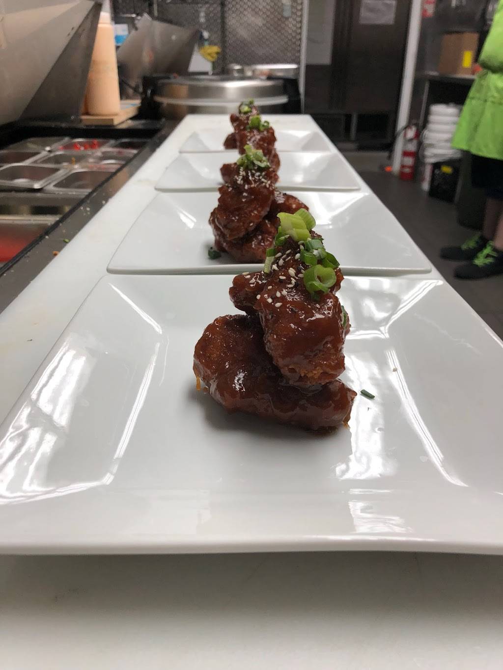 ToBiko | restaurant | 219 Boulevard Maloney O, Gatineau, QC J8T 3V9, Canada | 8198939399 OR +1 819-893-9399