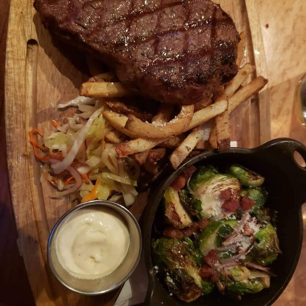 The Grizzly Grill | restaurant | 395 Princess St, Kingston, ON K7L 1B9, Canada | 6135447566 OR +1 613-544-7566