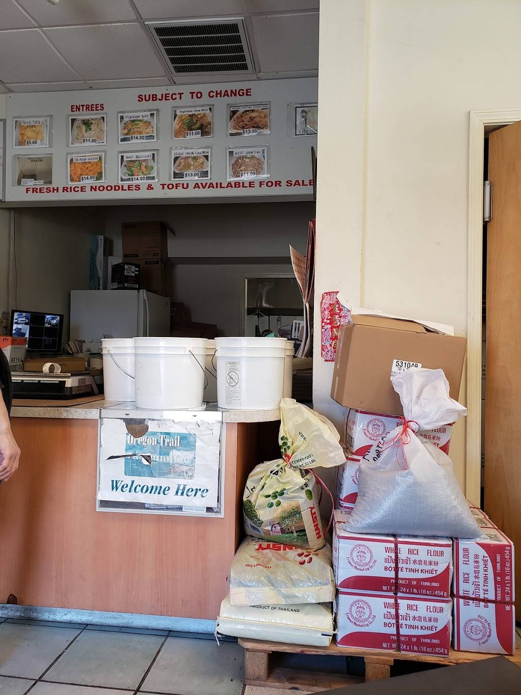 JC | Rice Noodle Shop & Restaurant | meal takeaway | 8405 SE Foster Rd, Portland, OR 97266, USA | 5037881668 OR +1 503-788-1668