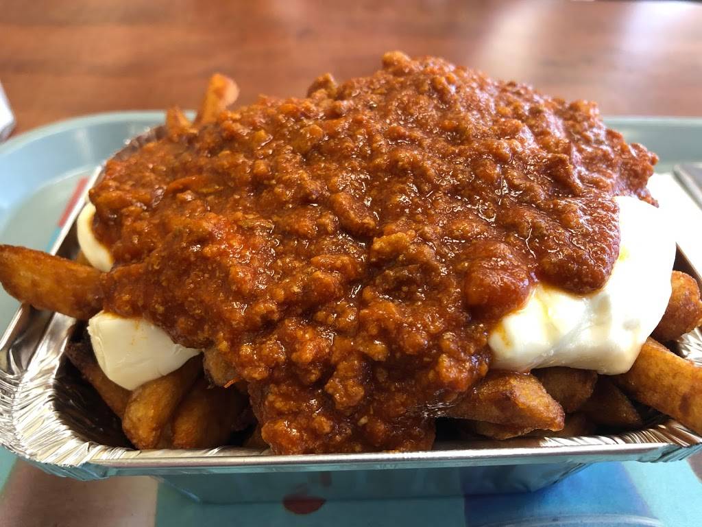 Fromagerie Victoria Grande place des Bois-Francs | cafe | 1111 Boulevard Jutras E, Victoriaville, QC G6S 1C1, Canada | 8197526821 OR +1 819-752-6821