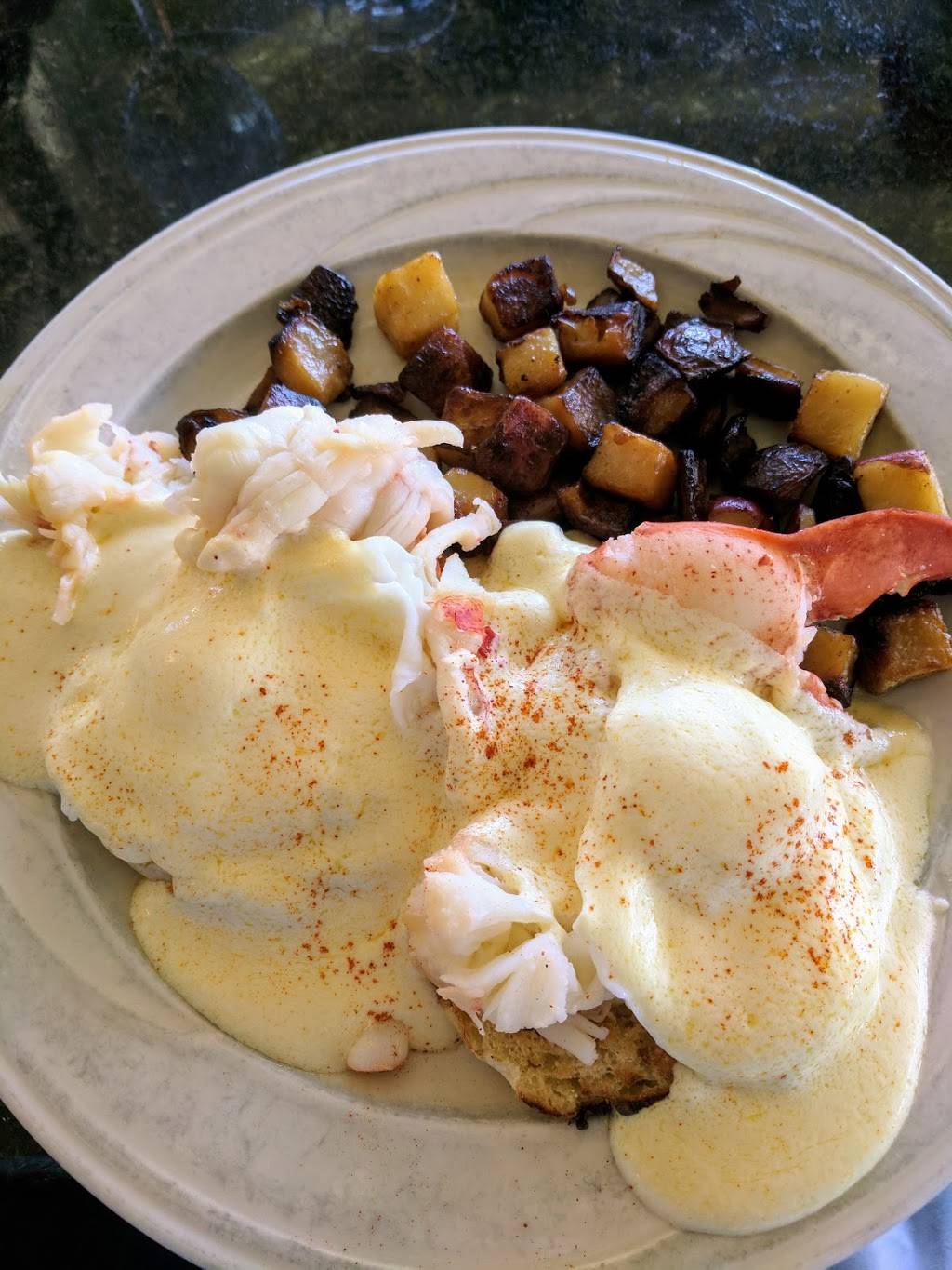 Lobster Cove | restaurant | 756 York St, York, ME 03909, USA | 2073511100 OR +1 207-351-1100