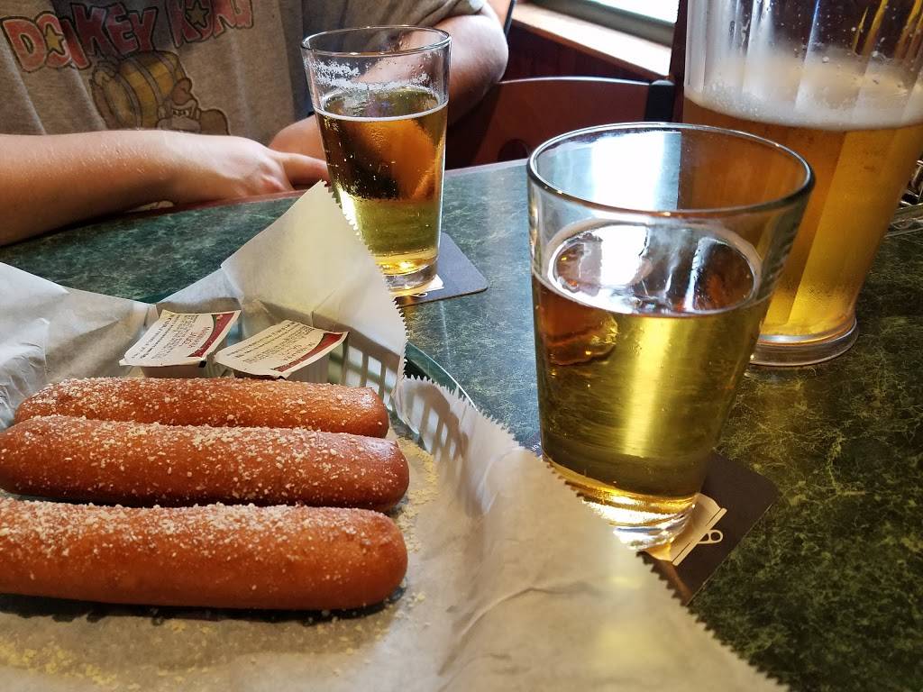 Bunnys Tavern | restaurant | 119 W Water St, Urbana, IL 61801, USA | 2173678175 OR +1 217-367-8175