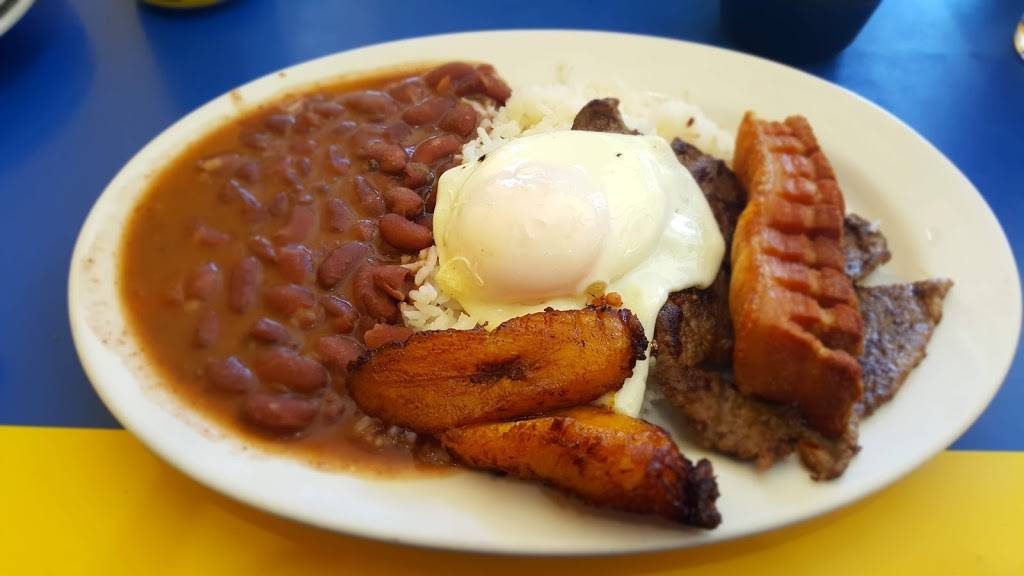 Monos Colombian Restaurant | restaurant | 7330 Southwest Fwy, Houston, TX 77074, USA | 7137731996 OR +1 713-773-1996