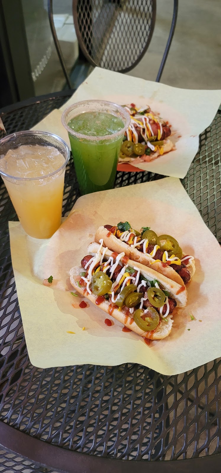 Chikiliquis Taco Stand | restaurant | 2753 E Broadway Rd A112, Mesa, AZ 85204, USA | 4806646020 OR +1 480-664-6020