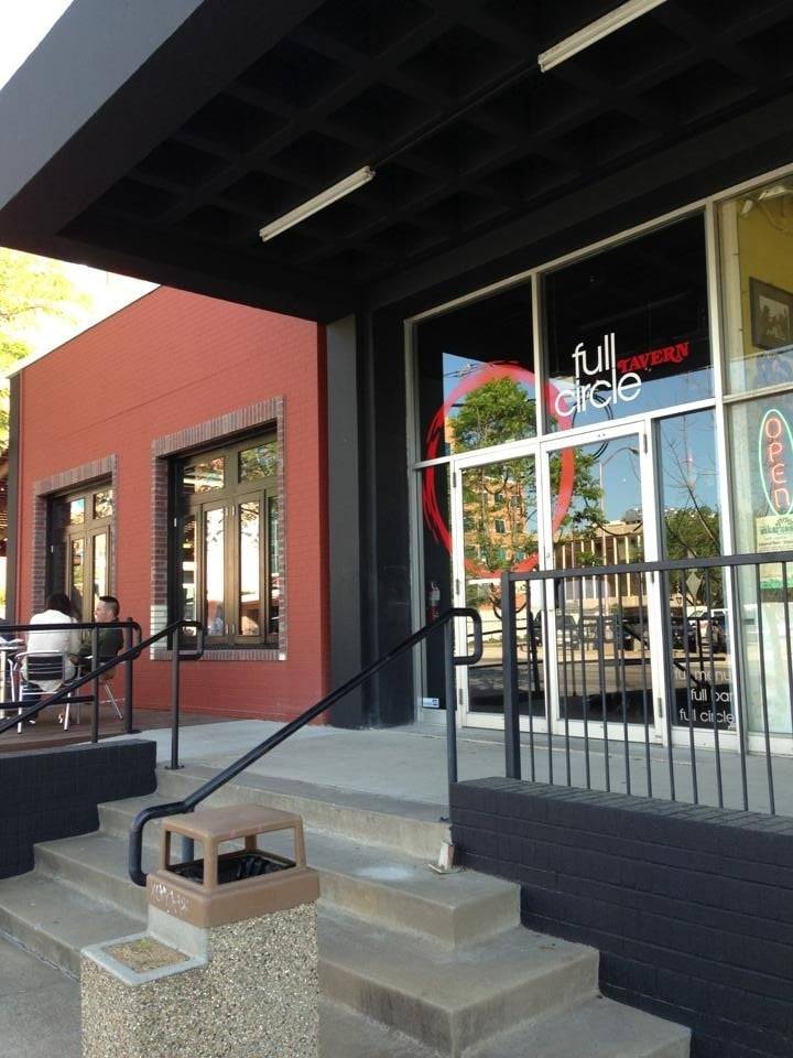 Full Circle Tavern | restaurant | 6341 La Vista Dr, Dallas, TX 75214, USA | 2142083435 OR +1 214-208-3435