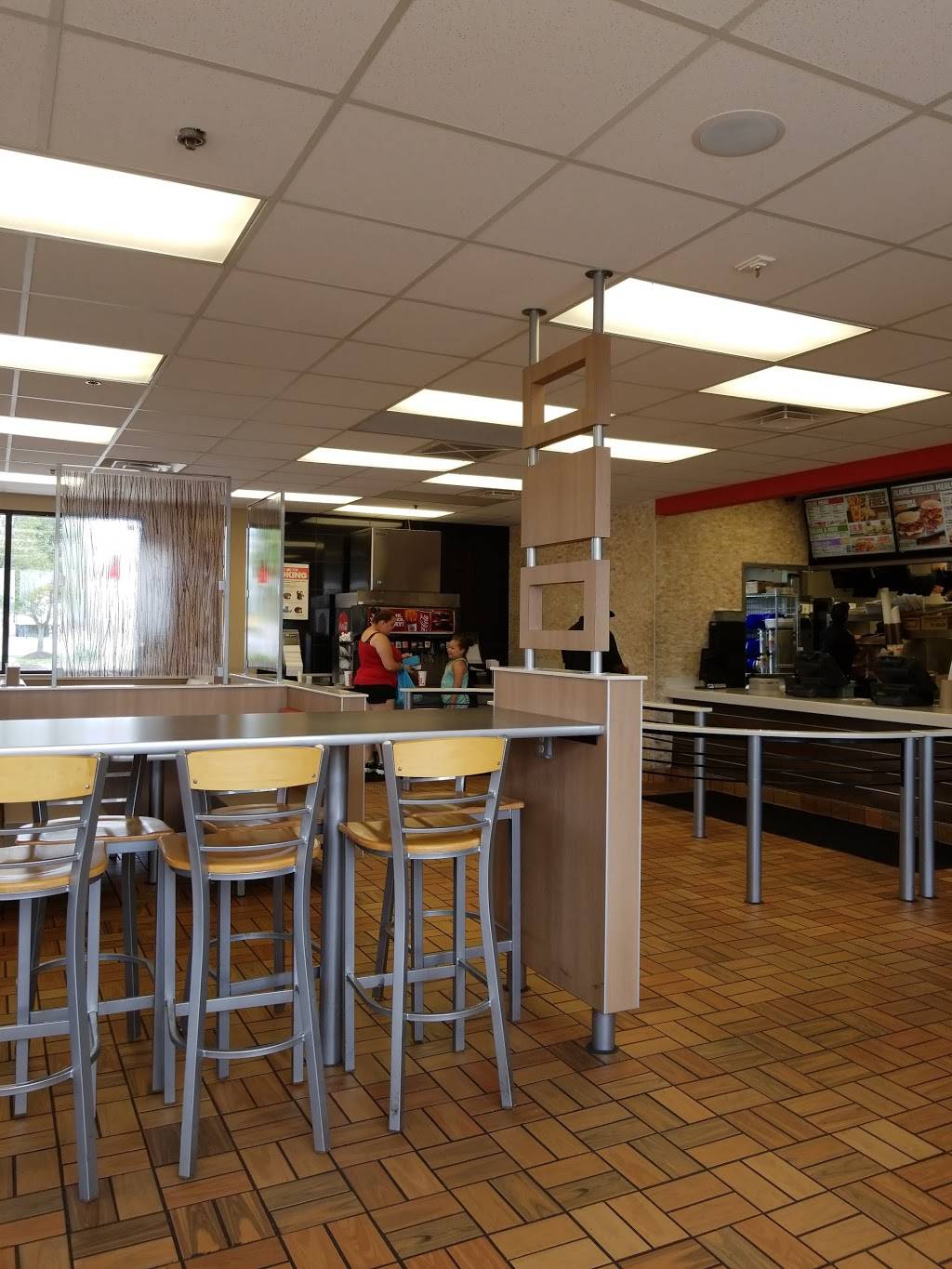 Burger King | restaurant | 600 Thruway Plaza Dr, Cheektowaga, NY 14225, USA | 7168935414 OR +1 716-893-5414