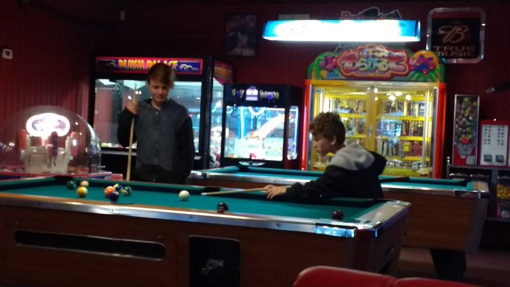 The Weevil Burger Restaurant | restaurant | 9104 Fletcher Pkwy, La Mesa, CA 91942, USA | 6196441010 OR +1 619-644-1010