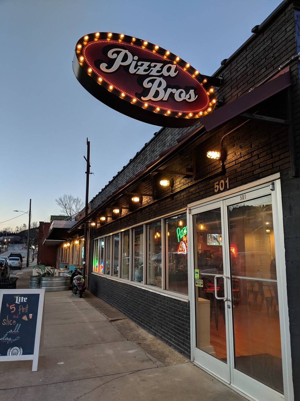 Pizza Bros | restaurant | 501 Cherokee Blvd, Chattanooga, TN 37405, USA | 4232697900 OR +1 423-269-7900
