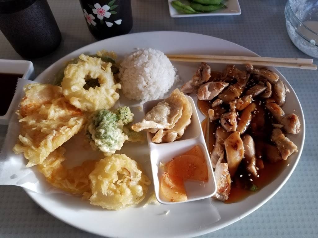 Sushi QU | restaurant | 912 E Lake Ave, Watsonville, CA 95076, USA | 8313194567 OR +1 831-319-4567