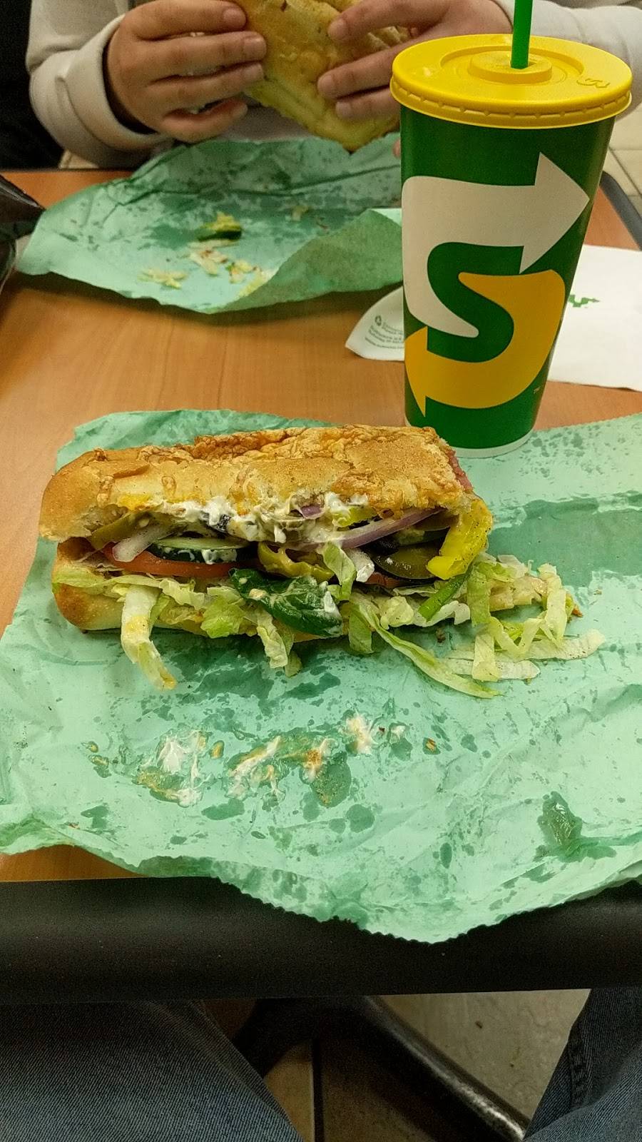 Subway | restaurant | 4001 Hallmark Pkwy, San Bernardino, CA 92407, USA | 9098875733 OR +1 909-887-5733