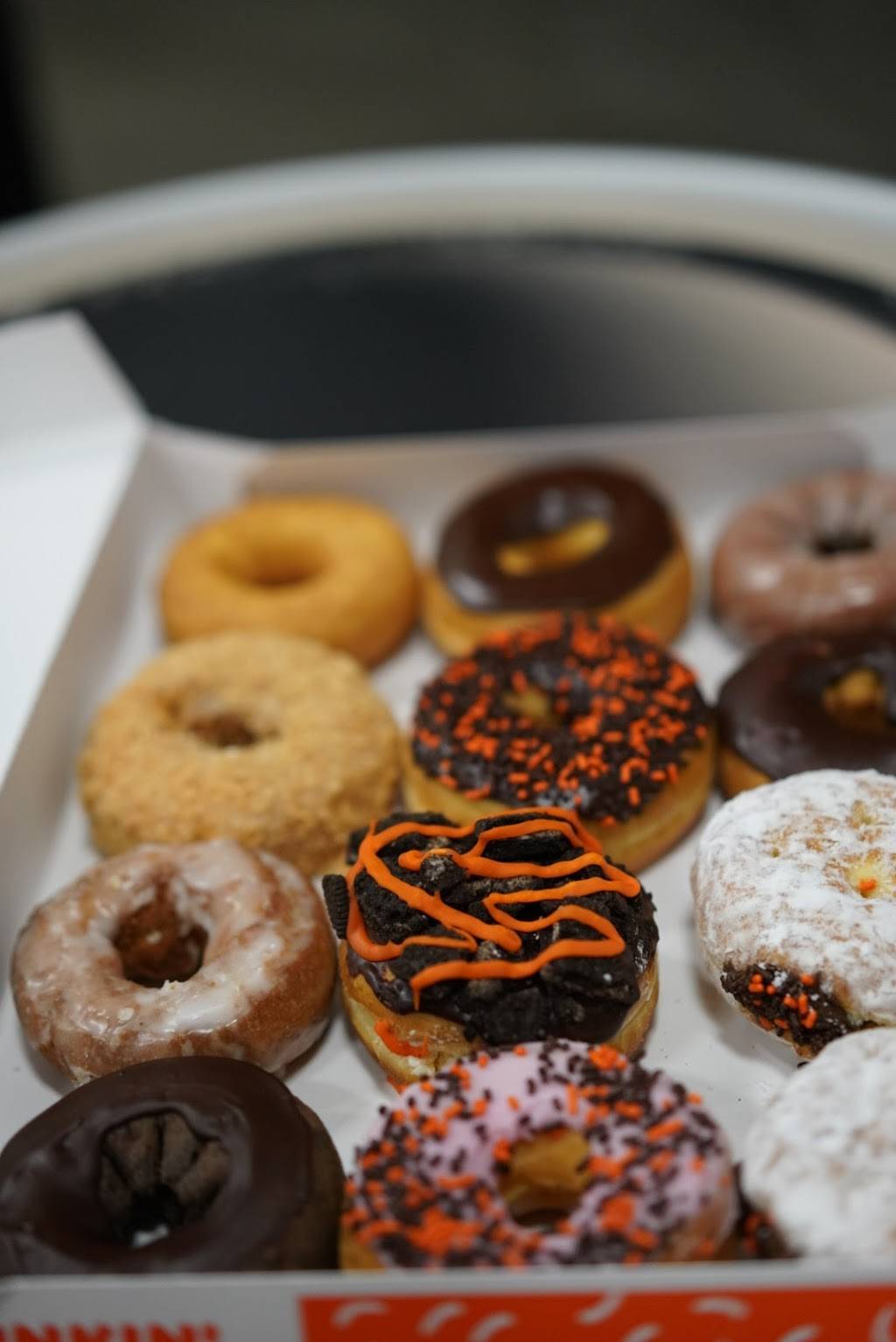 Dunkin | cafe | 118 San Mateo Rd, Half Moon Bay, CA 94019, USA | 6505600106 OR +1 650-560-0106