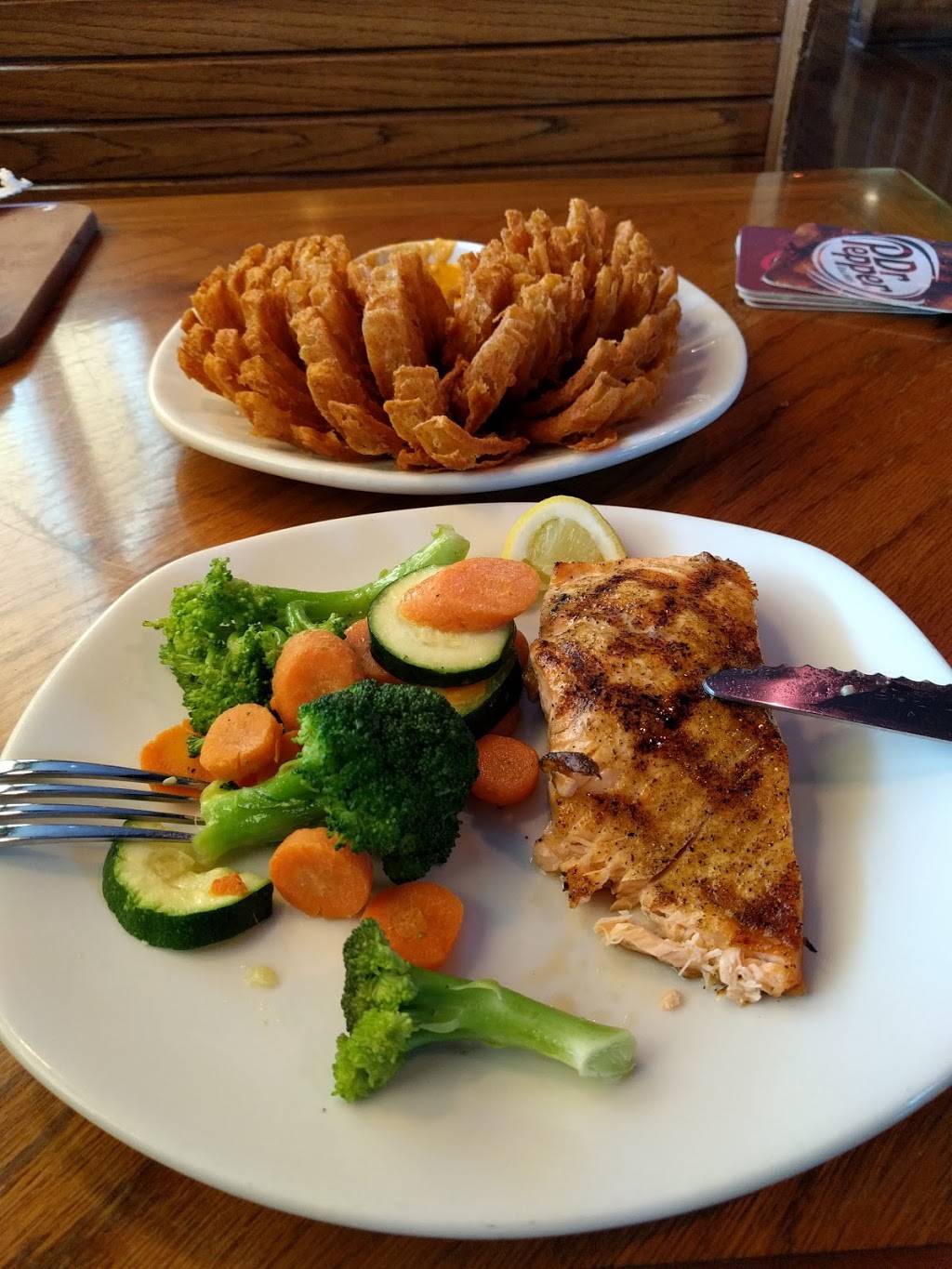 Outback Steakhouse | restaurant | 1340 Howe Ave, Sacramento, CA 95825, USA | 9169270806 OR +1 916-927-0806