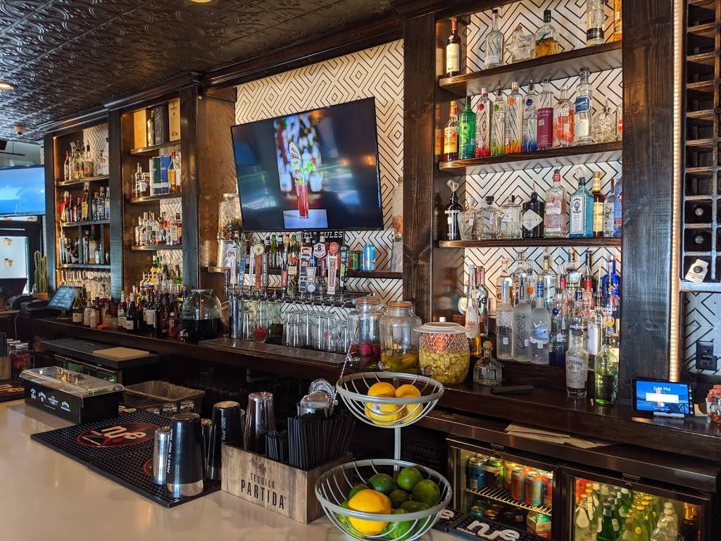 Olive + Twist Bar and Kitchen | restaurant | 2712 Richmond Ave, Houston, TX 77098, USA | 7133937337 OR +1 713-393-7337