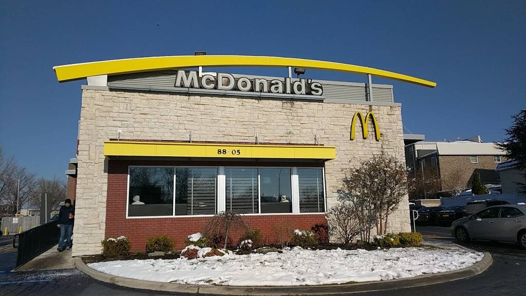 McDonalds | cafe | 88-05 Astoria Blvd, East Elmhurst, NY 11369, USA | 7188987437 OR +1 718-898-7437