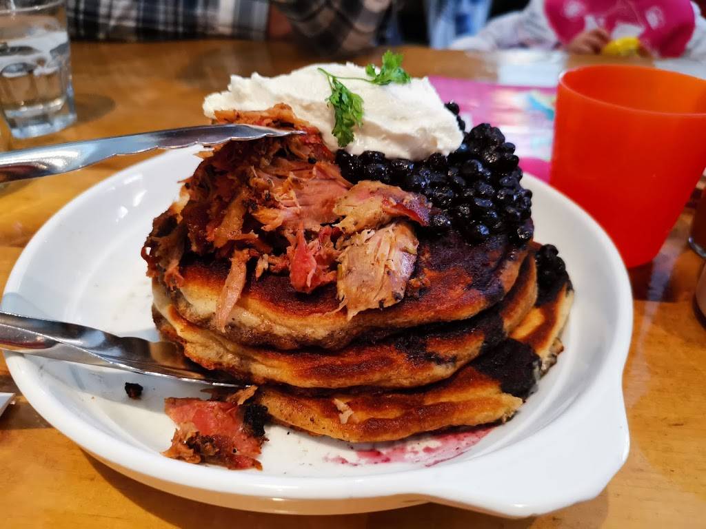 Barque Smokehouse | restaurant | 299 Roncesvalles Ave, Toronto, ON M6R 2M3, Canada | 4165327700 OR +1 416-532-7700