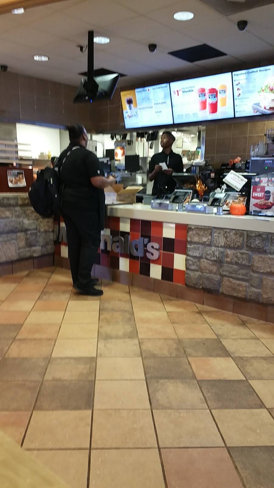 McDonalds | cafe | 6705 Pines Rd, Shreveport, LA 71129, USA | 3186872223 OR +1 318-687-2223