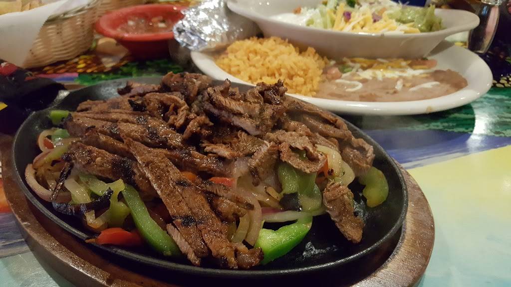 Anayas Restaurant | restaurant | 5830 W Thunderbird Rd, Glendale, AZ 85306, USA | 6025594377 OR +1 602-559-4377