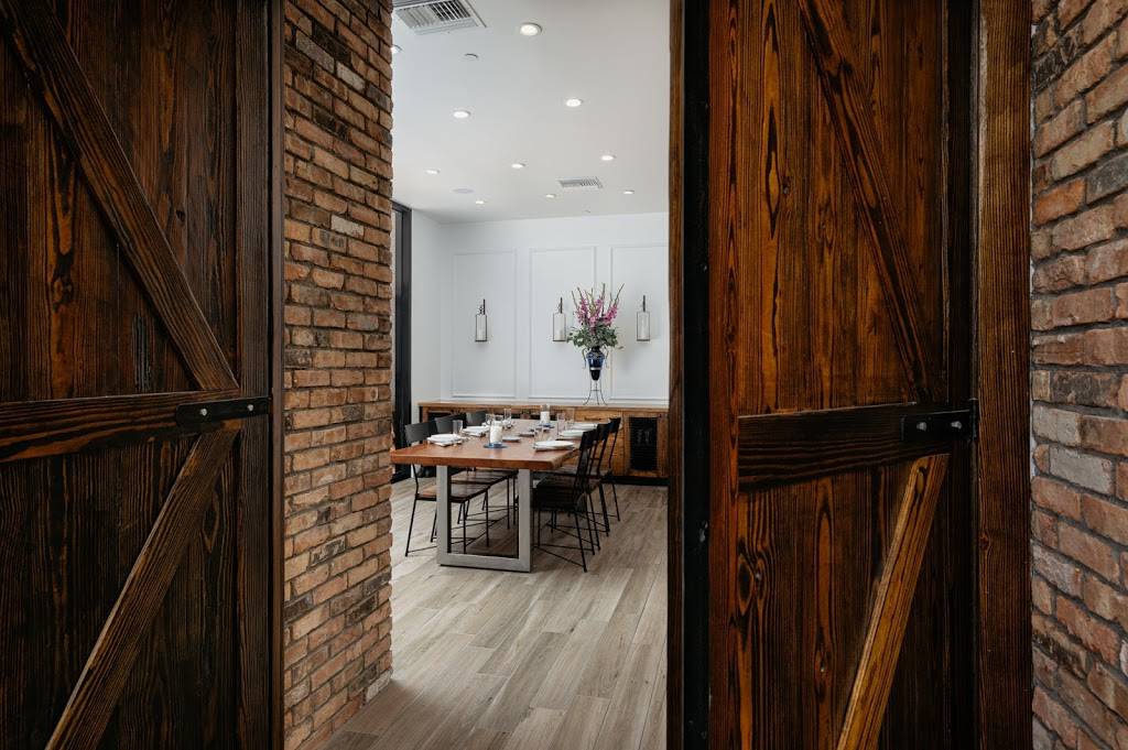 Porch & Swing | restaurant | 2010 Main St Suite 170, Irvine, CA 92614, USA | 9494187988 OR +1 949-418-7988