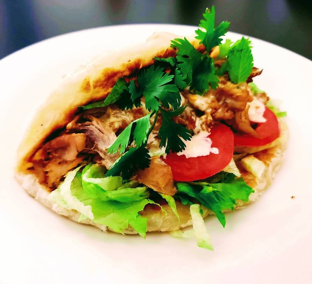 Chateau Luangrath | restaurant | 613 N 5th St, Wausau, WI 54403, USA | 7156791009 OR +1 715-679-1009