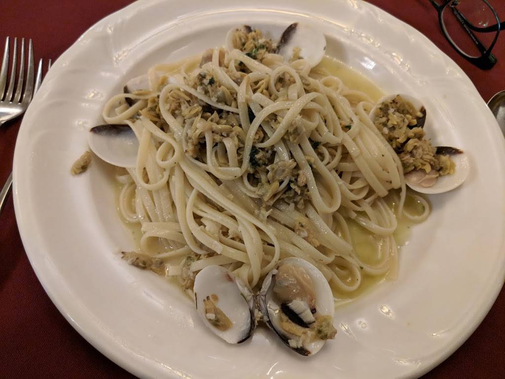 Restaurant Mamma Mia Pizzeria | restaurant | 6070 Chemin de la Côte-Saint-Luc, Montréal, QC H3X 2G8, Canada | 5144889504 OR +1 514-488-9504