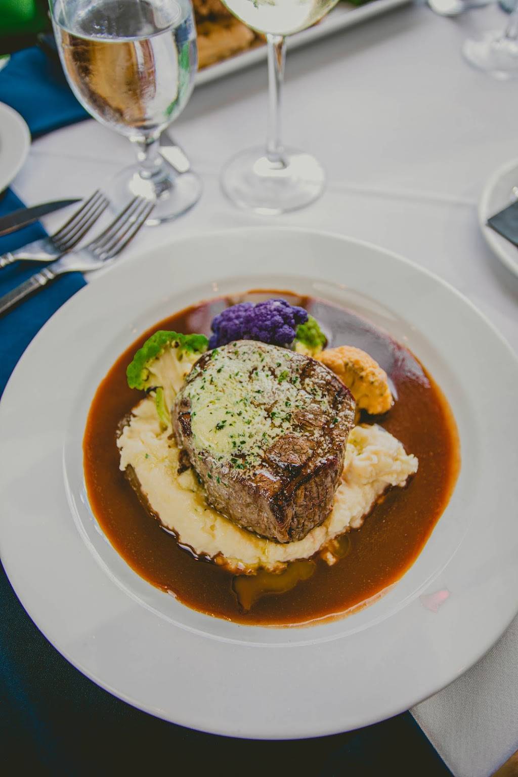 Marker 14 | restaurant | 400 Treasure Island Causeway, Treasure Island, FL 33706, USA | 7273674511 OR +1 727-367-4511