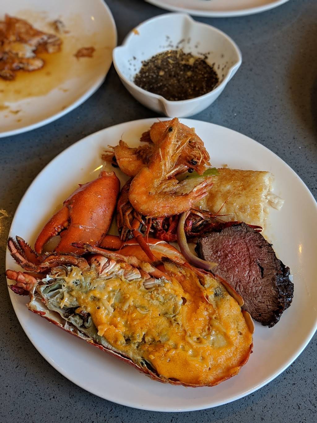 The Luxe Buffet - Seafood & Grill | restaurant | 701 N Milliken Ave, Ontario, CA 91764, USA | 9099486886 OR +1 909-948-6886