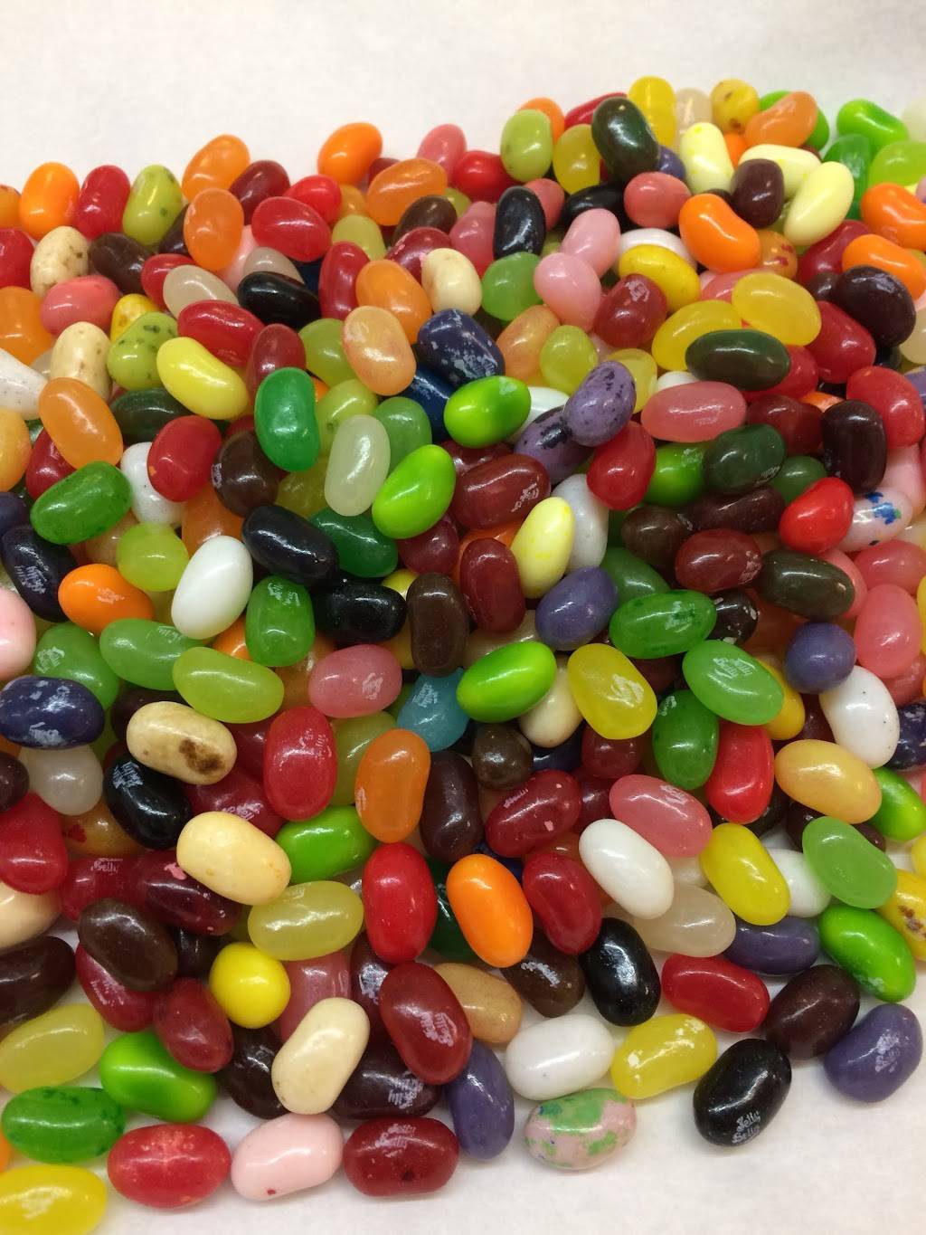 The Fudge Company | restaurant | 67 Main St, Southampton, NY 11968, USA | 6312838108 OR +1 631-283-8108