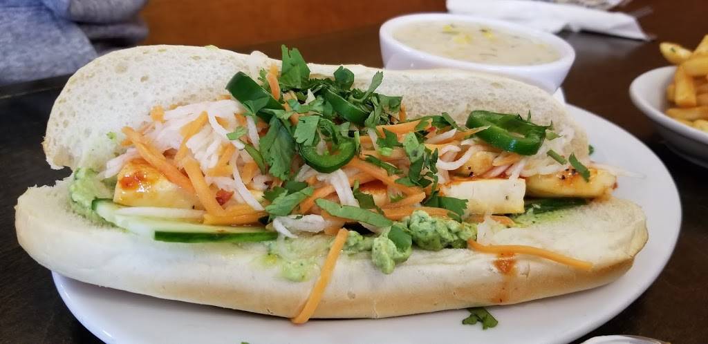 Twenty Tap | restaurant | 5406-08 N College Ave, Indianapolis, IN 46220, USA | 3176028840 OR +1 317-602-8840