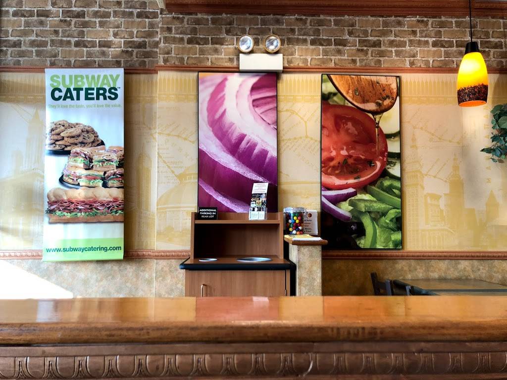 Subway Restaurants | restaurant | 222 Maple Ave W #23, Vienna, VA 22180, USA | 7032817810 OR +1 703-281-7810