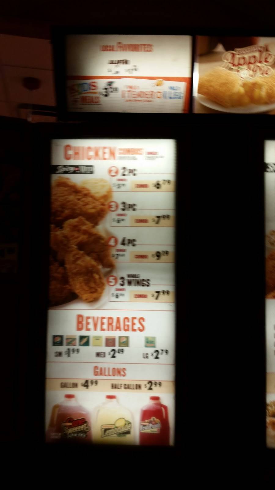 Popeyes Louisiana Kitchen | restaurant | 2877 Target Dr, St. Louis, MO 63136, USA | 3147412600 OR +1 314-741-2600