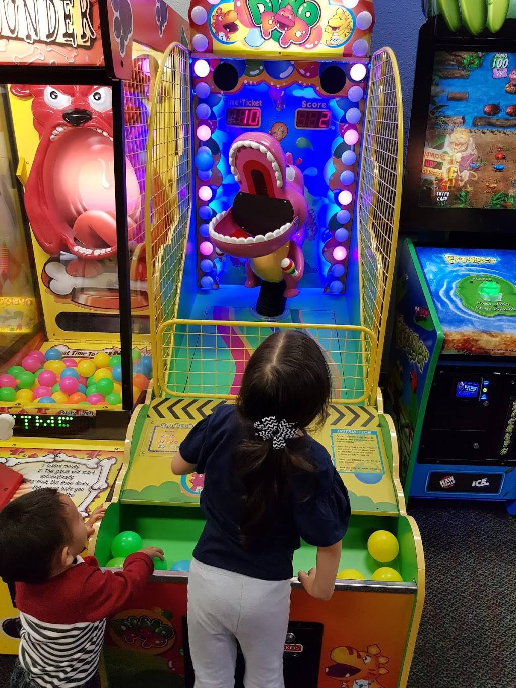 Chuck E. Cheeses | restaurant | 1690-96 Arden Way, Sacramento, CA 95815, USA | 9169209181 OR +1 916-920-9181