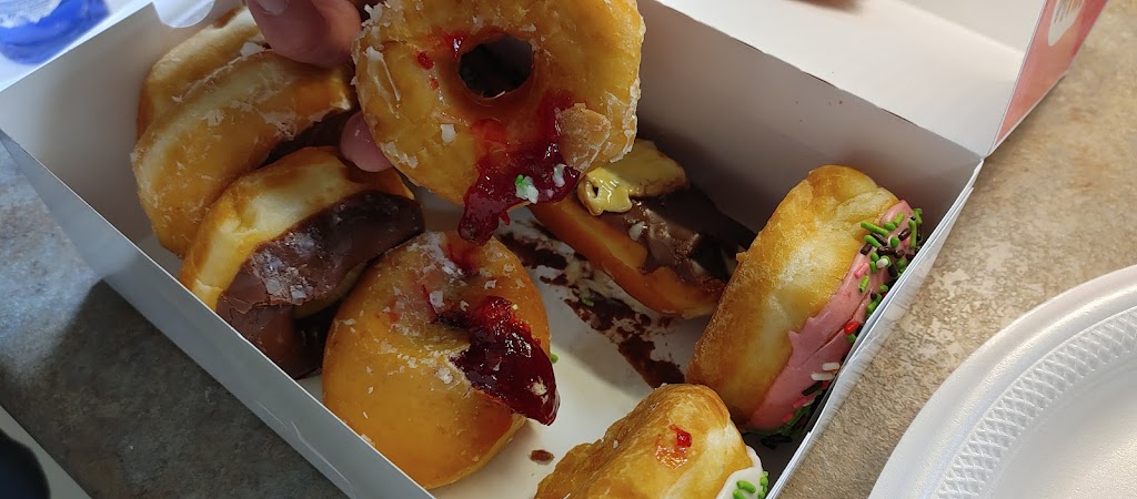 Mountain Home Do-nuts | bakery | 517 US-62 BUS, Mountain Home, AR 72653, USA | 8704259463 OR +1 870-425-9463