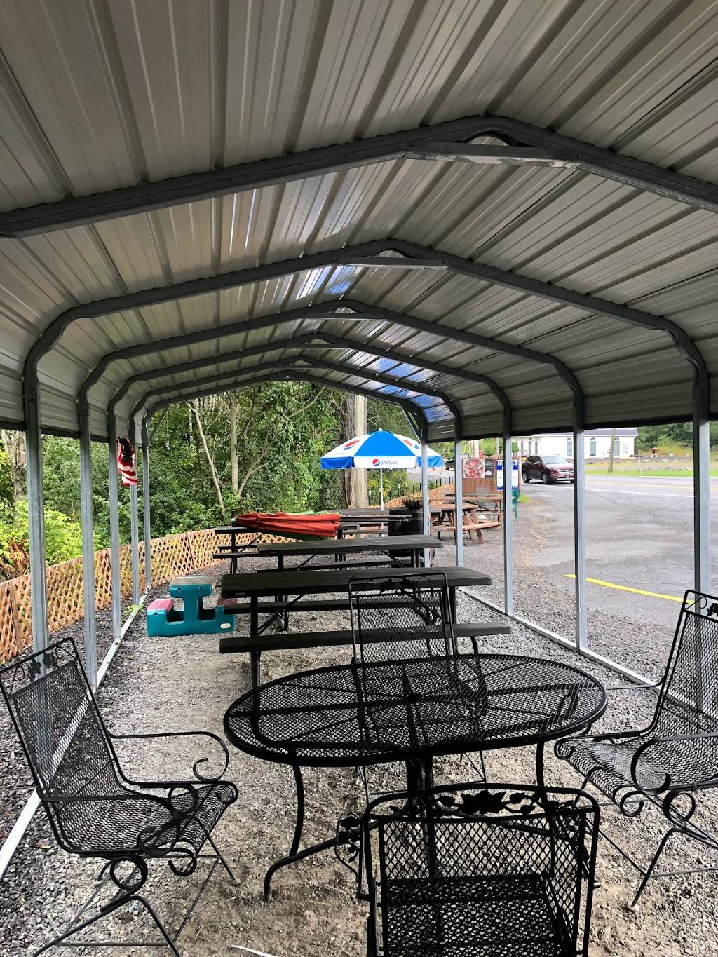 Jims Drive In | restaurant | 479 W Washington St, Lewisburg, WV 24901, USA | 3046452590 OR +1 304-645-2590