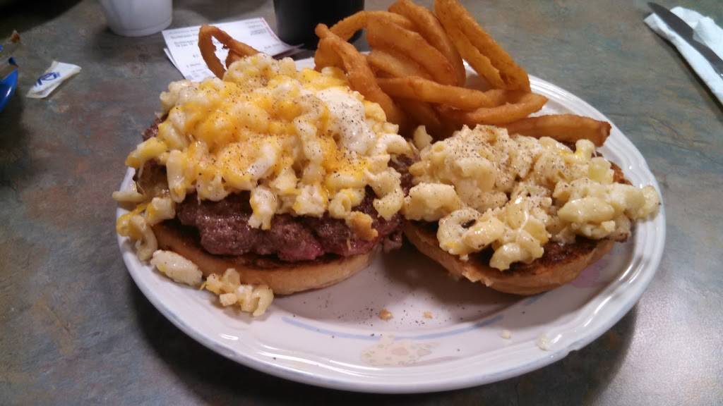 Phoenix Off-Track Betting | restaurant | 228 Huntley Rd, Phoenix, NY 13135, USA | 3156952245 OR +1 315-695-2245