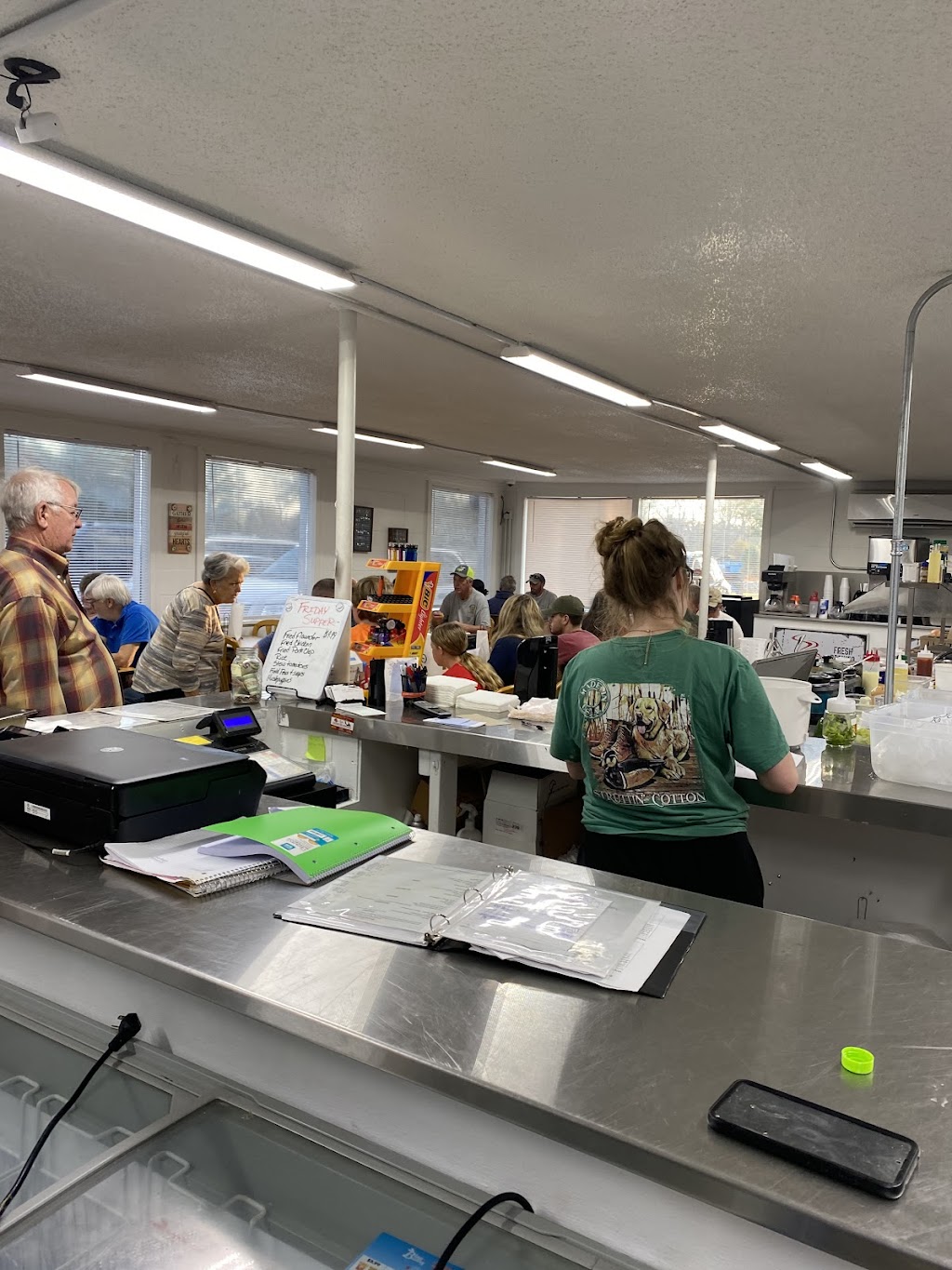 Tubbs 378 grill and grocery | restaurant | 2509 hwy 378, Scranton, SC 29591, USA | 8433894733 OR +1 843-389-4733