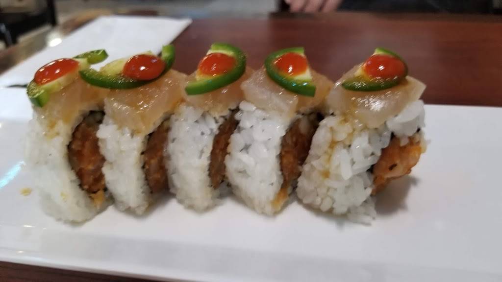 Sushi Roll Land | restaurant | 12959 Peyton Dr b, Chino Hills, CA 91709, USA | 9096284700 OR +1 909-628-4700