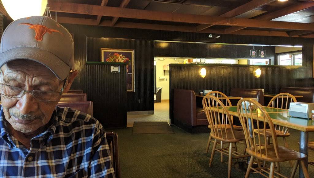 Monicals Pizza | restaurant | 618 W Orange St, Hoopeston, IL 60942, USA | 2172837781 OR +1 217-283-7781