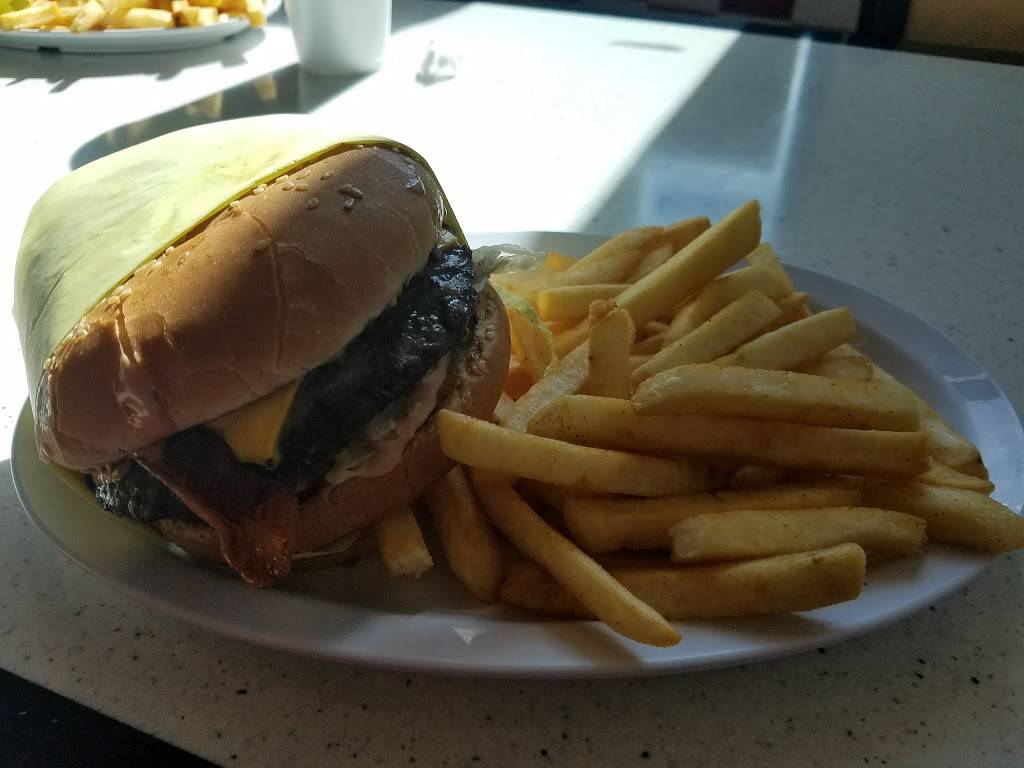 Tommys Burgers | restaurant | 3291 W Florida Ave, Hemet, CA 92545, USA | 9516583794 OR +1 951-658-3794