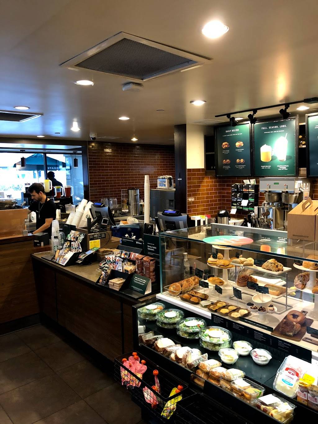 Starbucks | cafe | 3885 El Camino Real, Palo Alto, CA 94306, USA | 6508570133 OR +1 650-857-0133