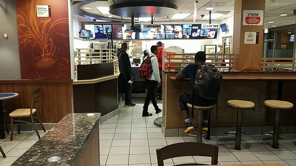 McDonalds | cafe | 207 E 35th St, Chicago, IL 60653, USA | 3128423986 OR +1 312-842-3986