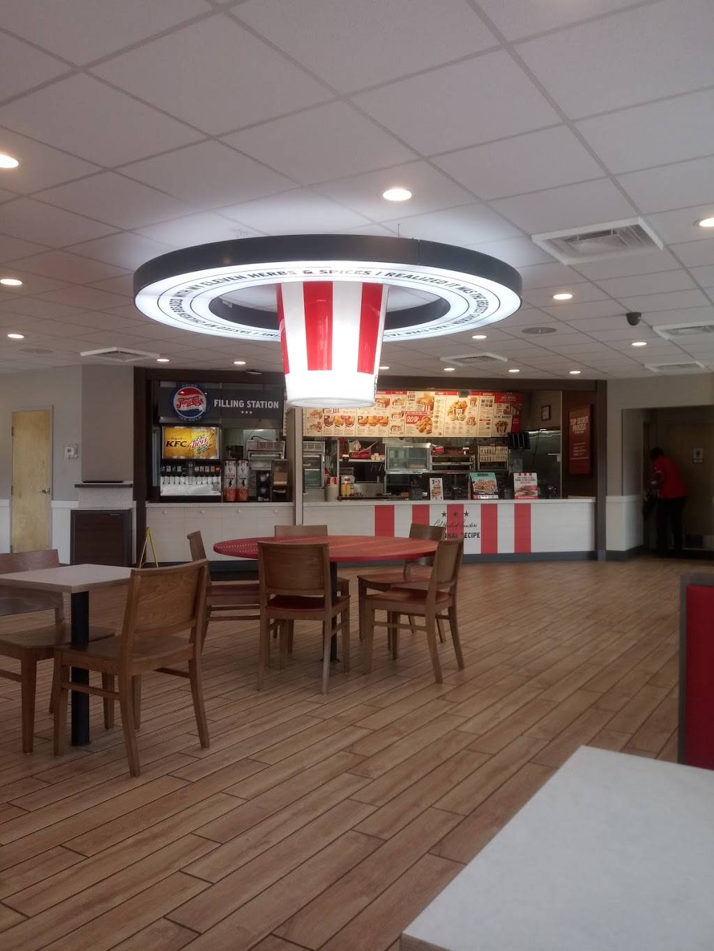 KFC | restaurant | 700 E Ash St, Goldsboro, NC 27530, USA | 9197350424 OR +1 919-735-0424