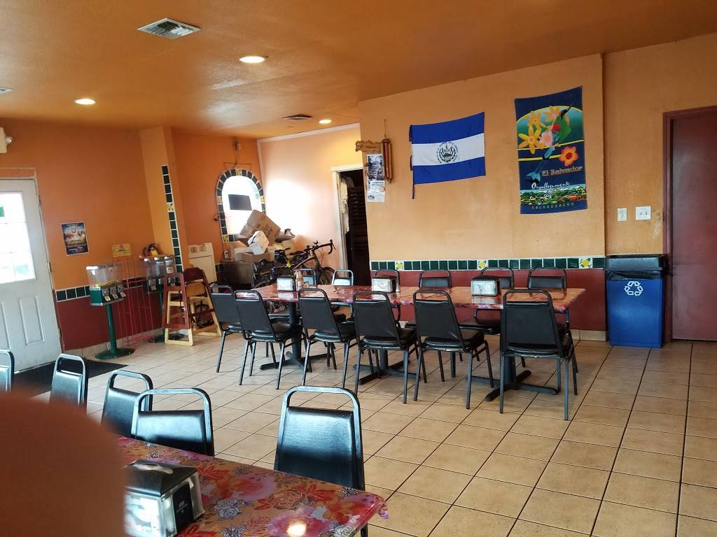 Pupuseria 5 Volcanes | restaurant | 7732 SE 82nd Ave, Portland, OR 97266, USA | 5034774402 OR +1 503-477-4402