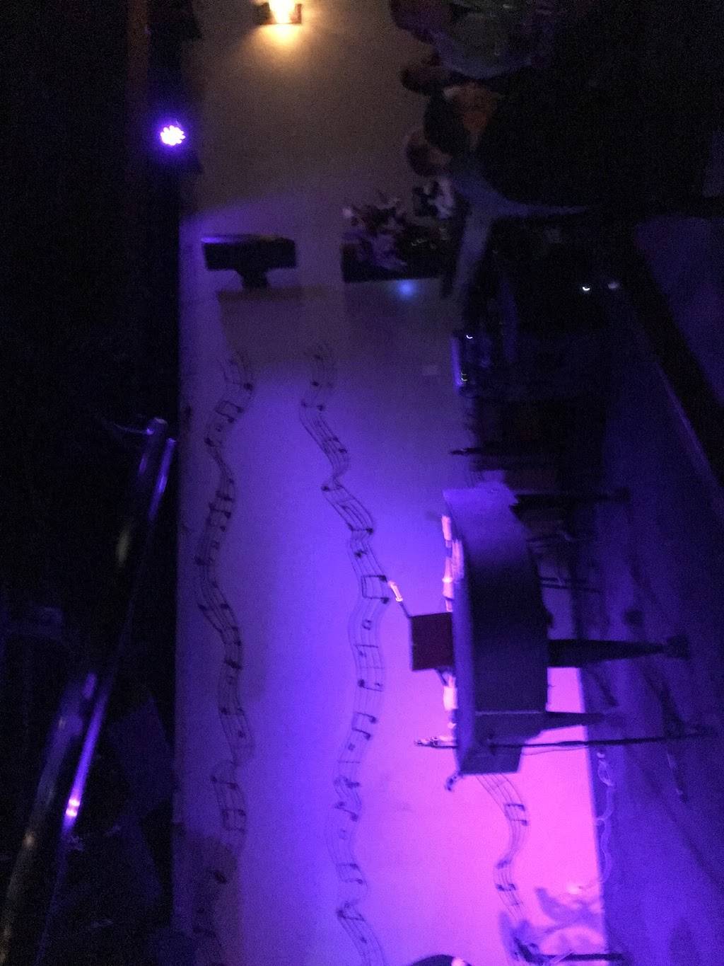 Poplar Pub | restaurant | 2800 Poplar St, Terre Haute, IN 47803, USA | 8129170049 OR +1 812-917-0049