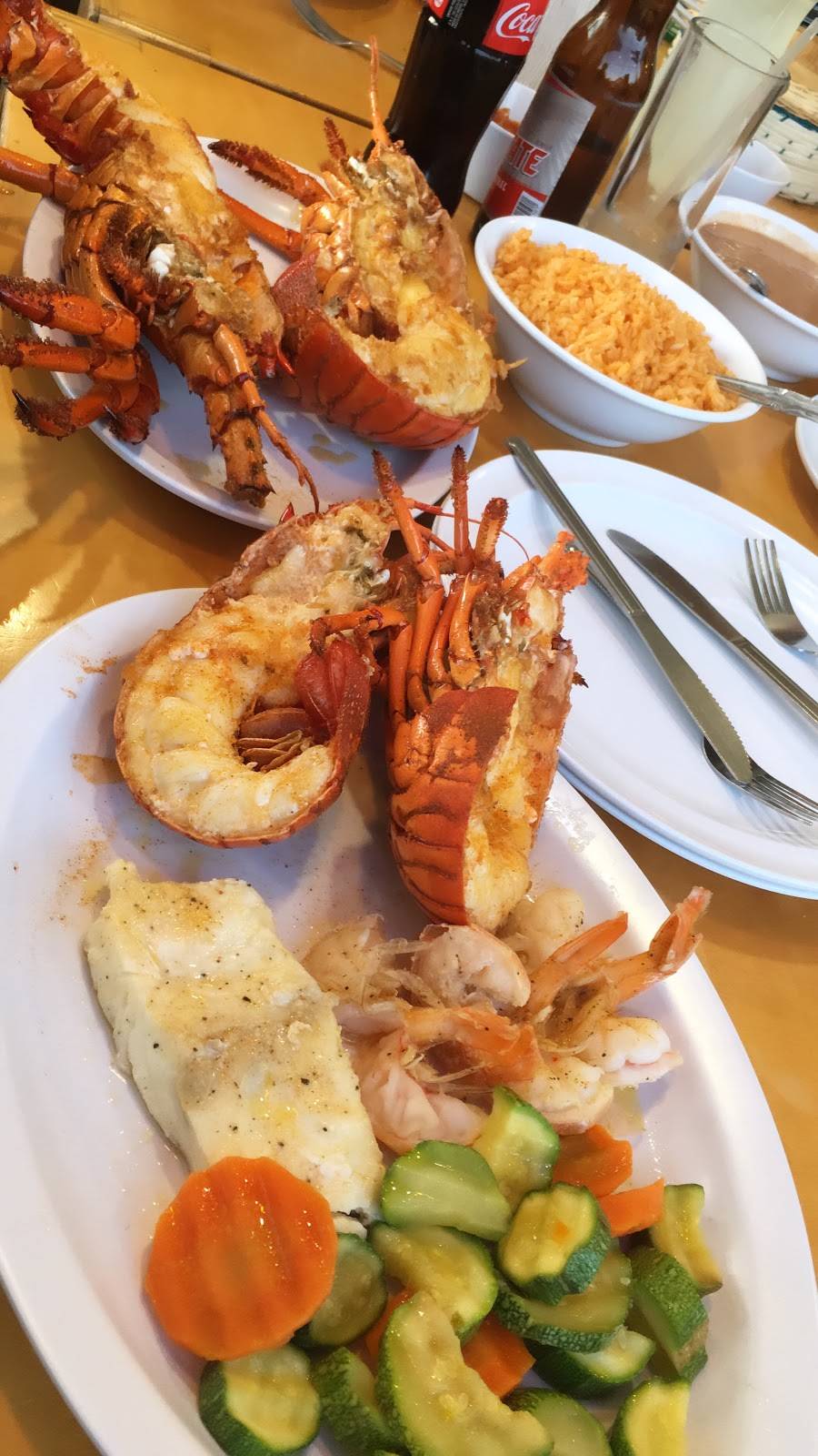 Restaurant Bar El Guero | restaurant | Anzuelo 15, Puerto Nuevo, 22716 Rosarito, B.C., Mexico | 016616141702 OR +52 661 614 1702