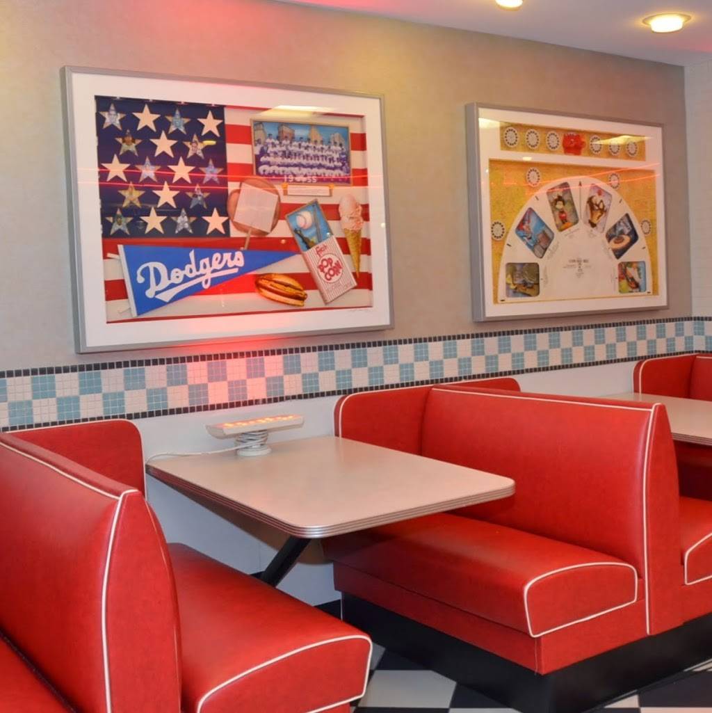 Carlyle At the Omni | restaurant | 333 Earle Ovington Blvd Ste Ll4, Uniondale, NY 11553, USA | 5162272600 OR +1 516-227-2600