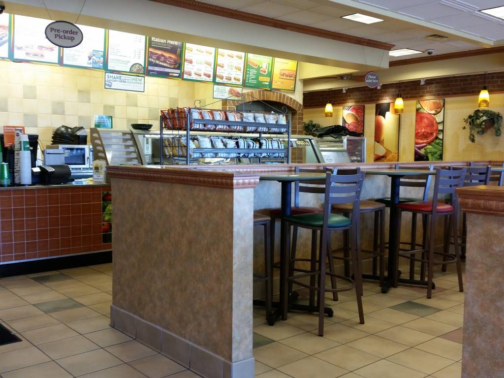 Subway | restaurant | 2900 Cliff Rd E, Burnsville, MN 55337, USA | 9528959308 OR +1 952-895-9308